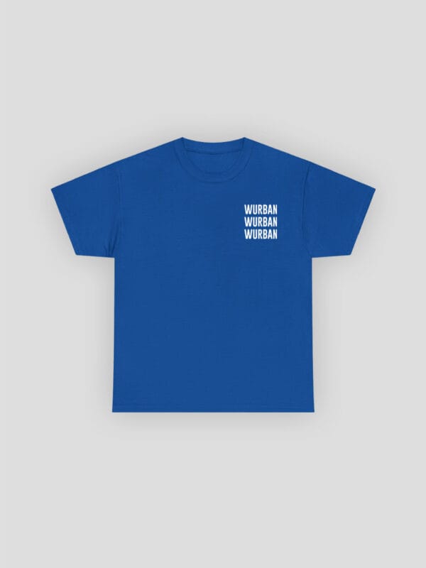 Het Triple Wurban T-shirt straalt elegantie uit door zijn minimalistisch design, een simpel oversized shirt