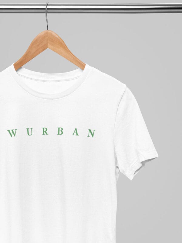 Oversized shirt van Wurban Wear met de tekst purpose of terwijl doel op de achterkant