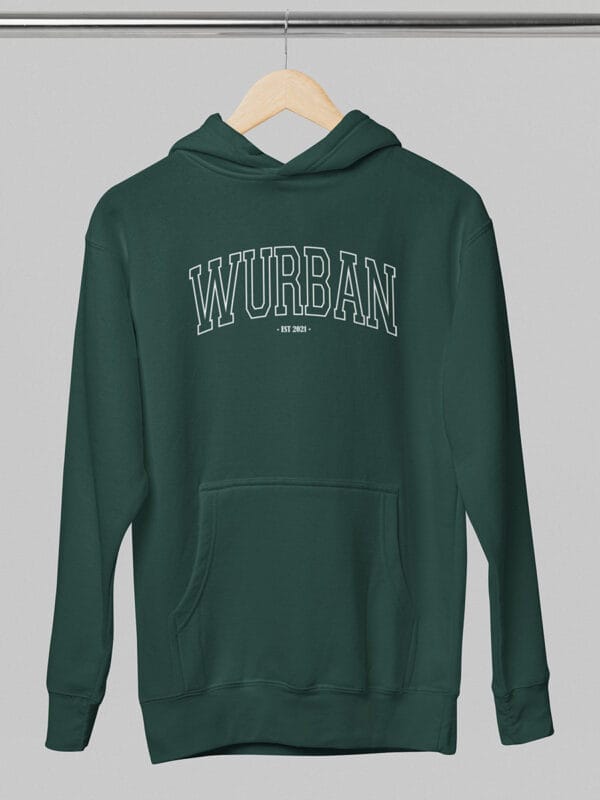 Een witte hoodie van wurban wear, dit is een varsity hoodie geïnspireerd uit de old school university style